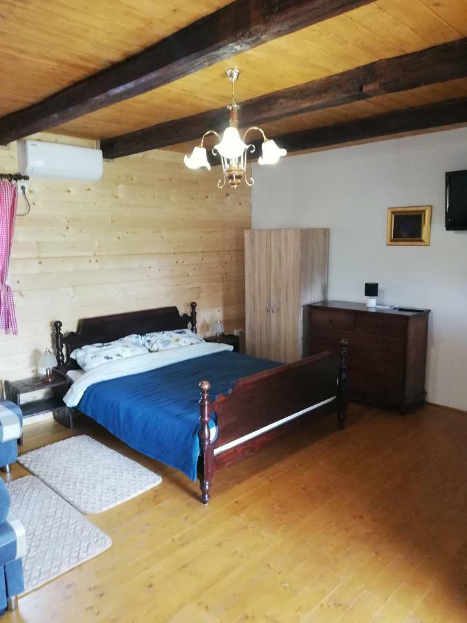 Pod Orehom Drvena Kuca I Sauna Hotel Крапина Екстериор снимка