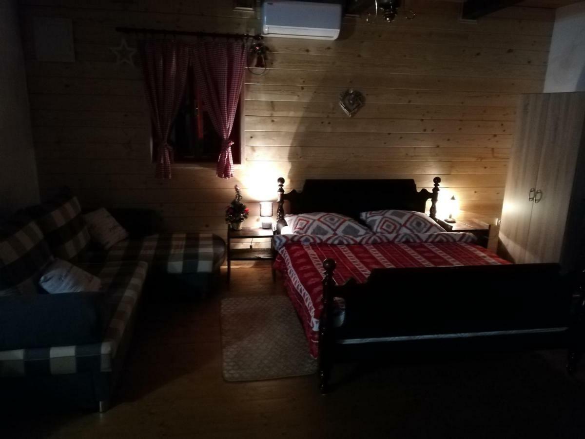 Pod Orehom Drvena Kuca I Sauna Hotel Крапина Екстериор снимка