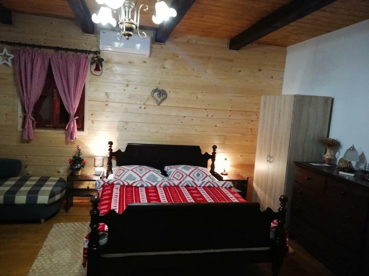 Pod Orehom Drvena Kuca I Sauna Hotel Крапина Екстериор снимка