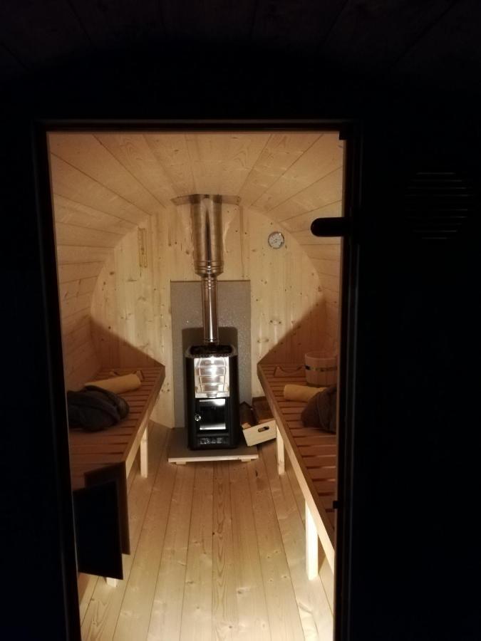 Pod Orehom Drvena Kuca I Sauna Hotel Крапина Екстериор снимка